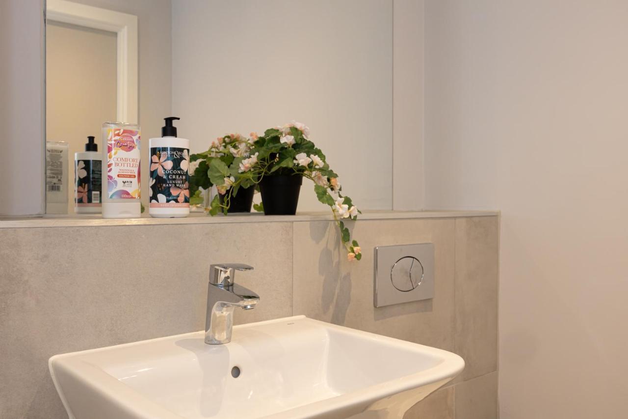 Contemporary 3 Bedrooms Apartment Manchester City Extérieur photo
